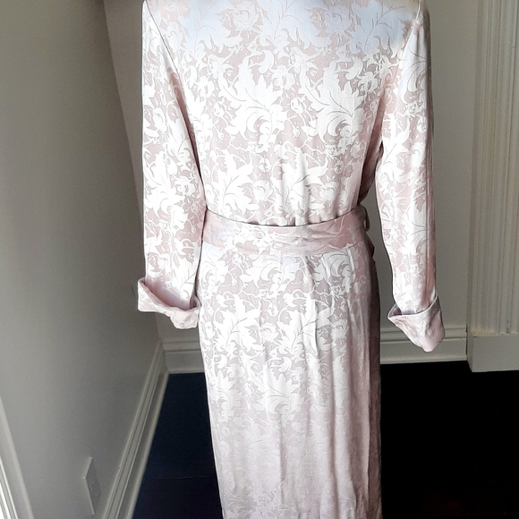 VICTORIA'S SECRET ROBE - Picture 4 of 14